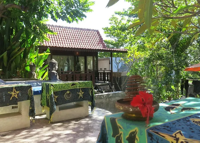 ゲストハウス Pt Putra Momongan Menyelam Scuba 2*